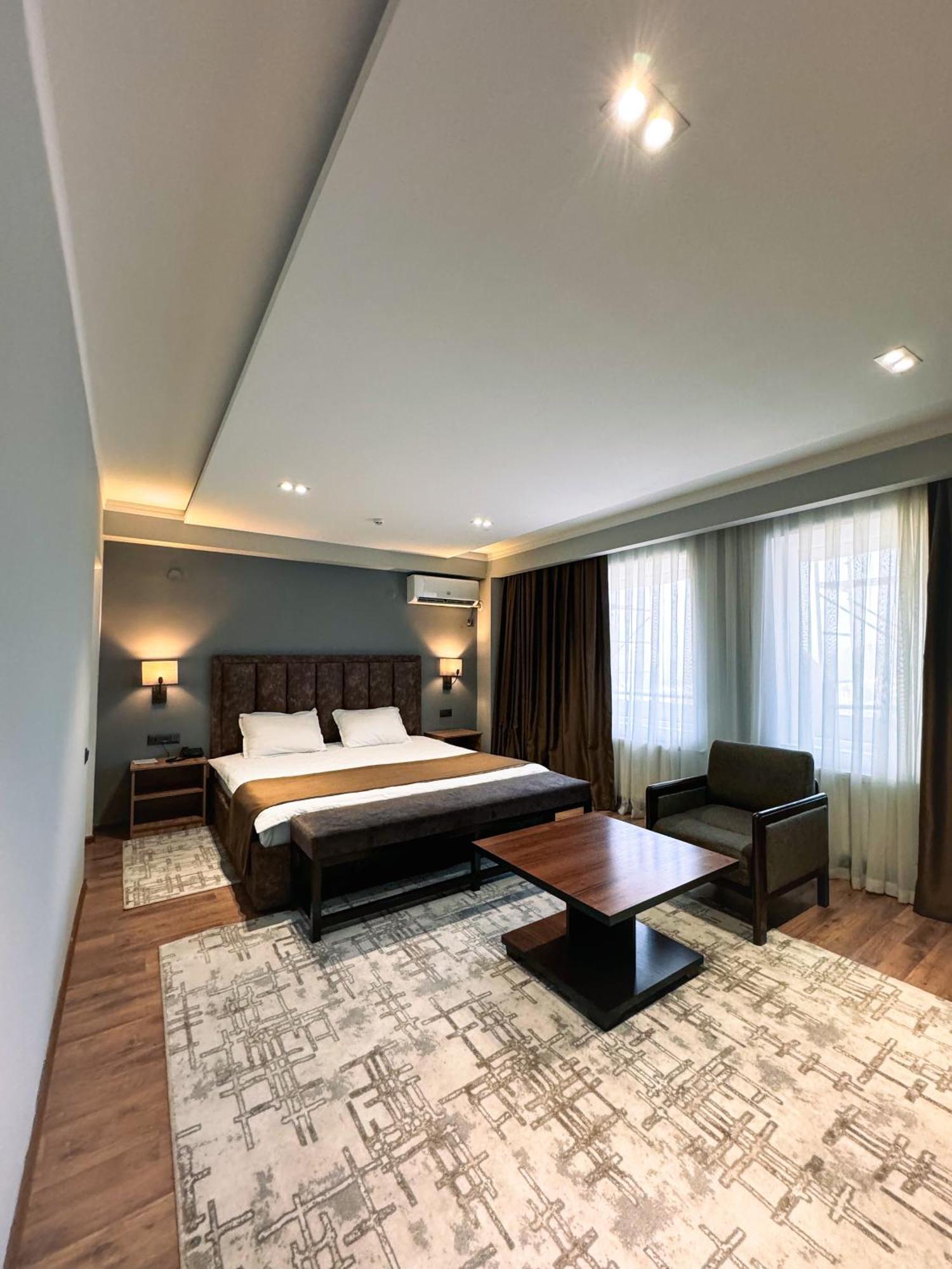Ziyorat Luxury Hotel Fergana Dış mekan fotoğraf