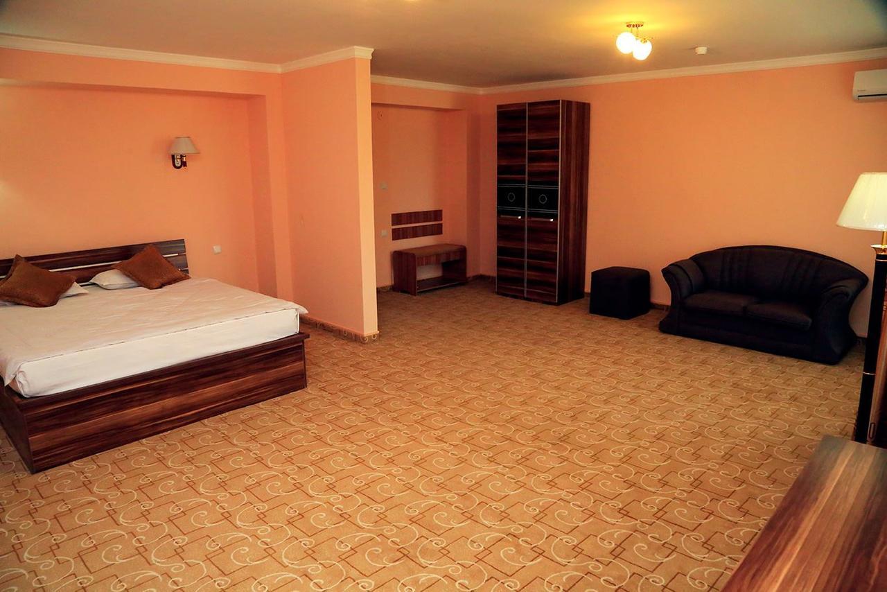 Ziyorat Luxury Hotel Fergana Dış mekan fotoğraf